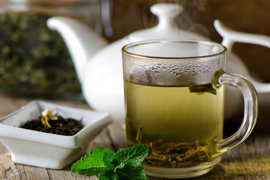 parzenie zielonej herbaty a jej właściwości